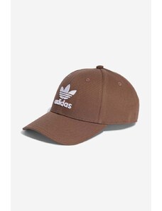 adidas Originals czapka z daszkiem bawełniana kolor brązowy z aplikacją IB9970