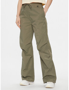 Calvin Klein Jeans Spodnie materiałowe Parachute Pant J20J222609 Khaki Regular Fit