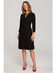 Style Rozkloszowana sukienka z wiązanym dekoltem - Czarna - Rozmiar: S