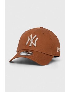 New Era czapka z daszkiem bawełniana kolor brązowy z aplikacją NEW YORK YANKEES