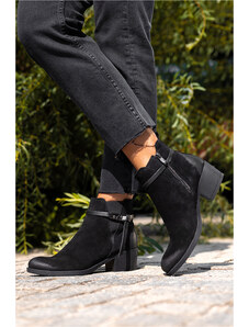 Czarne botki skórzane damskie na klocku z ozdobnym paskiem PRODUKT POLSKI Casu 60478