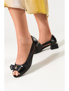 Czarne czółenka damskie z kokardą na niskim ozdobnym obcasie wycięcia po bokach skórzana wkładka Casu D25X1-B