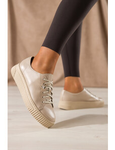 Beżowe sneakersy skórzane damskie buty sportowe na platformie z kłódką sznurowane PRODUKT POLSKI Casu 1145