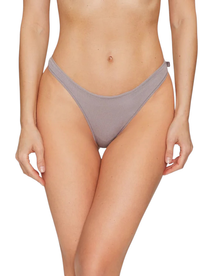 Calvin Klein 3PACK stringi damskie Cavin Kein wieokoorowe (QD5220E-NP3)