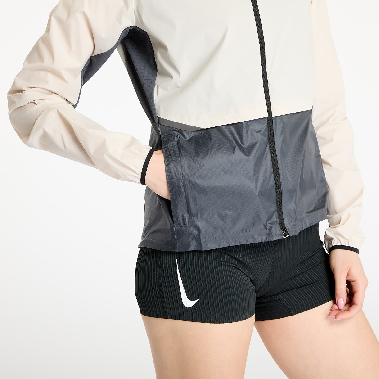 Wiatrówka On Weather Jacket Silver/ Eclipse XS