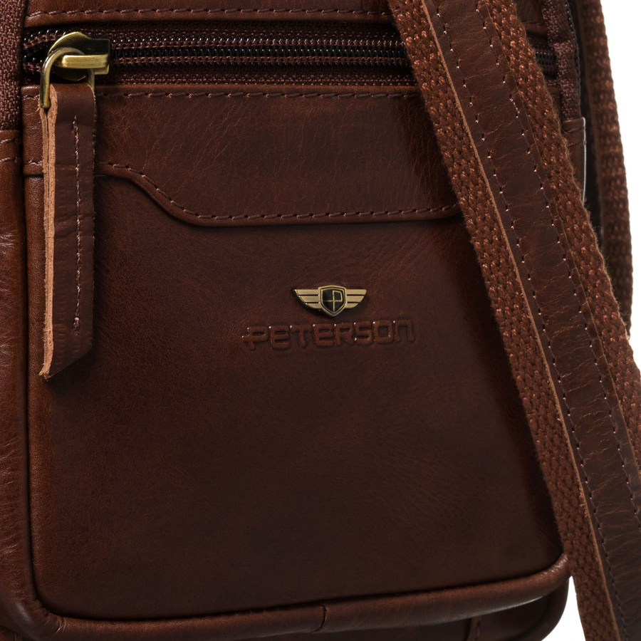 Brązowa, skórzana listonoszka męska zamykana suwakiem PTN M23-TUM Peterson