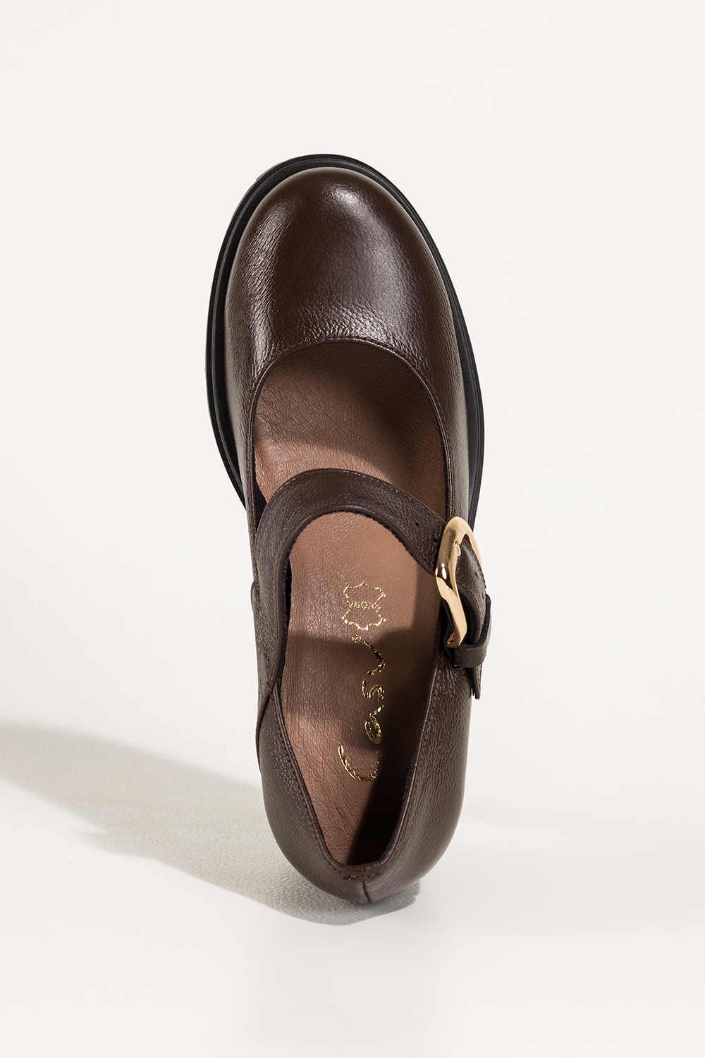 Czekoladowe półbuty skórzane damskie Mary Jane na szerokim klocku bieżnikowana platforma pasek ze złotą klamrą PRODUKT POLSKI Casu 79833