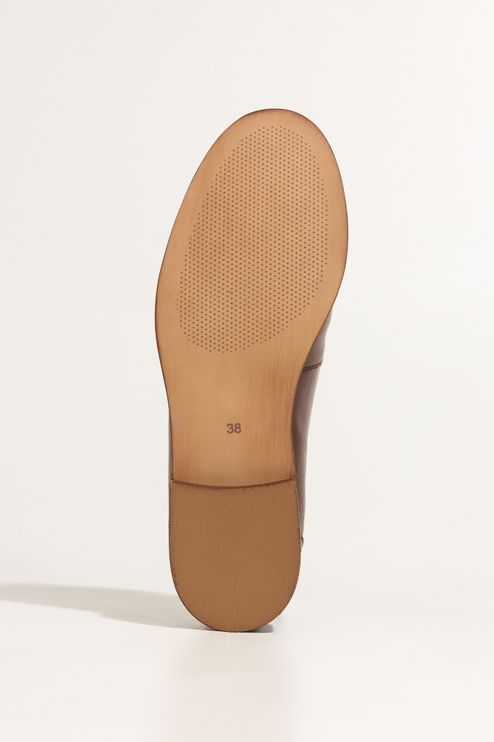 Brązowe mokasyny skórzane damskie półbuty płaskie z ozdobnym kwiatem na cholewce PRODUKT POLSKI Casu 8105