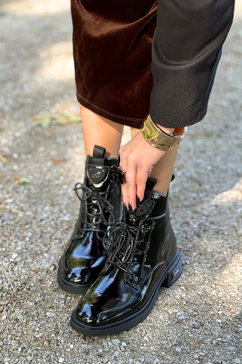 Vinceza Lakierowane botki damskie skórzane czarne z zamkiem i sznurówką