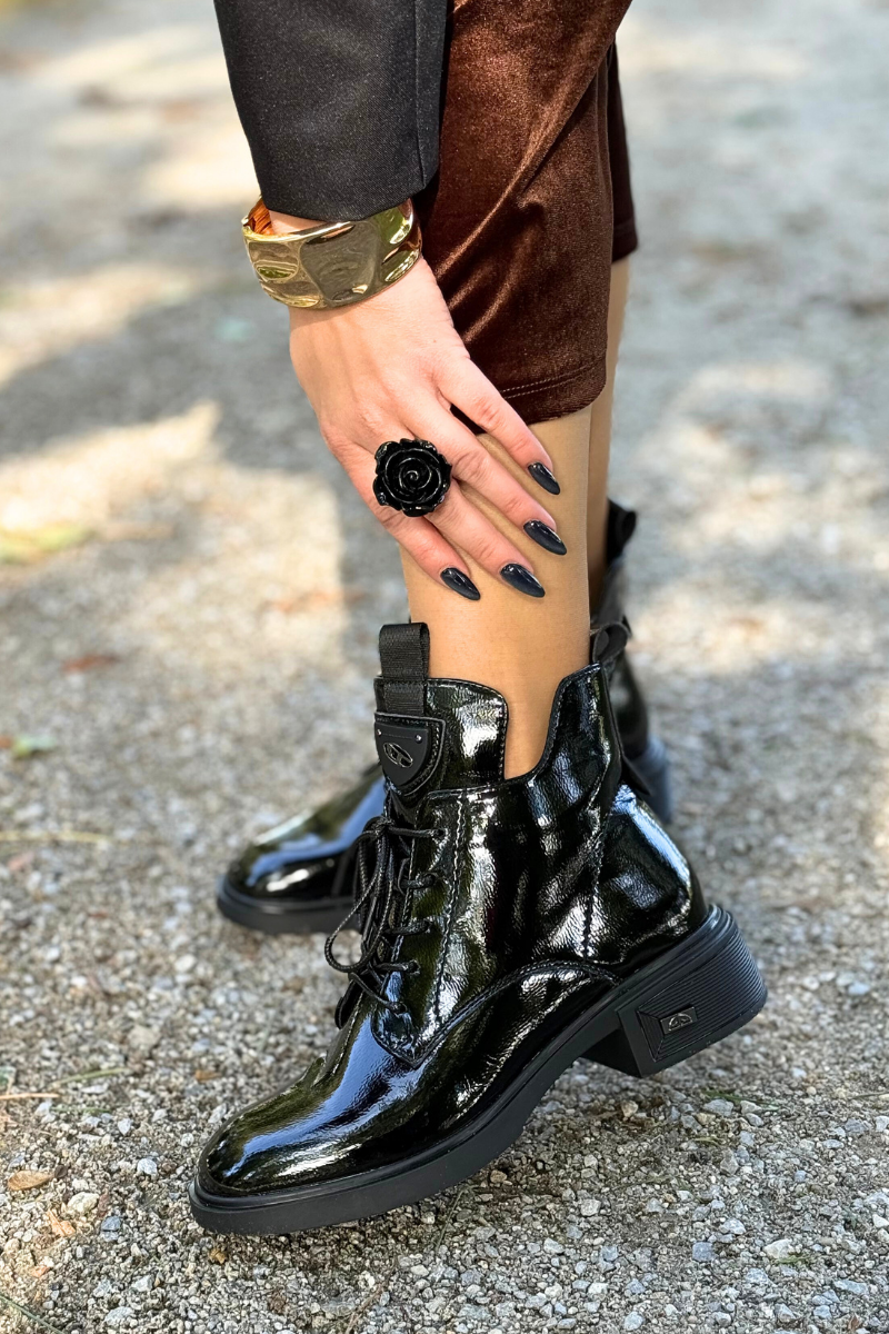 Vinceza Lakierowane botki damskie skórzane czarne z zamkiem i sznurówką