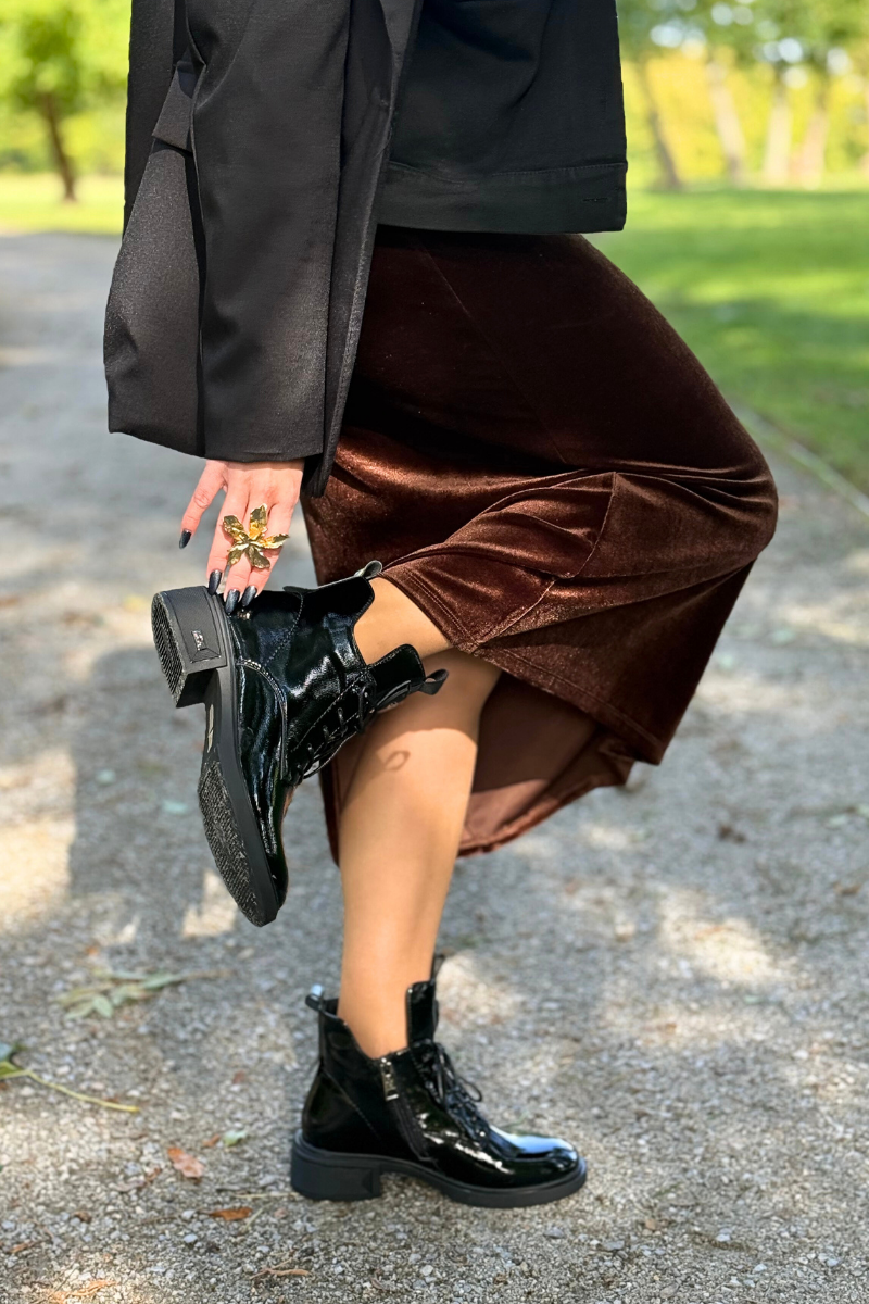 Vinceza Lakierowane botki damskie skórzane czarne z zamkiem i sznurówką