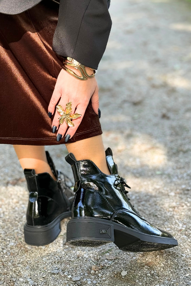 Vinceza Lakierowane botki damskie skórzane czarne z zamkiem i sznurówką