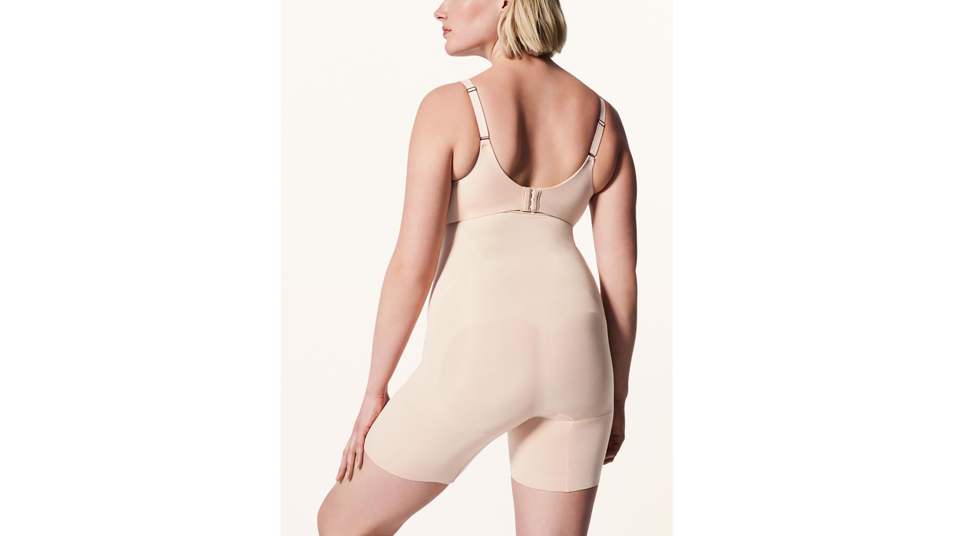 Spanx Szorty Modelujące Oncore Z Efektem Push-Up beige