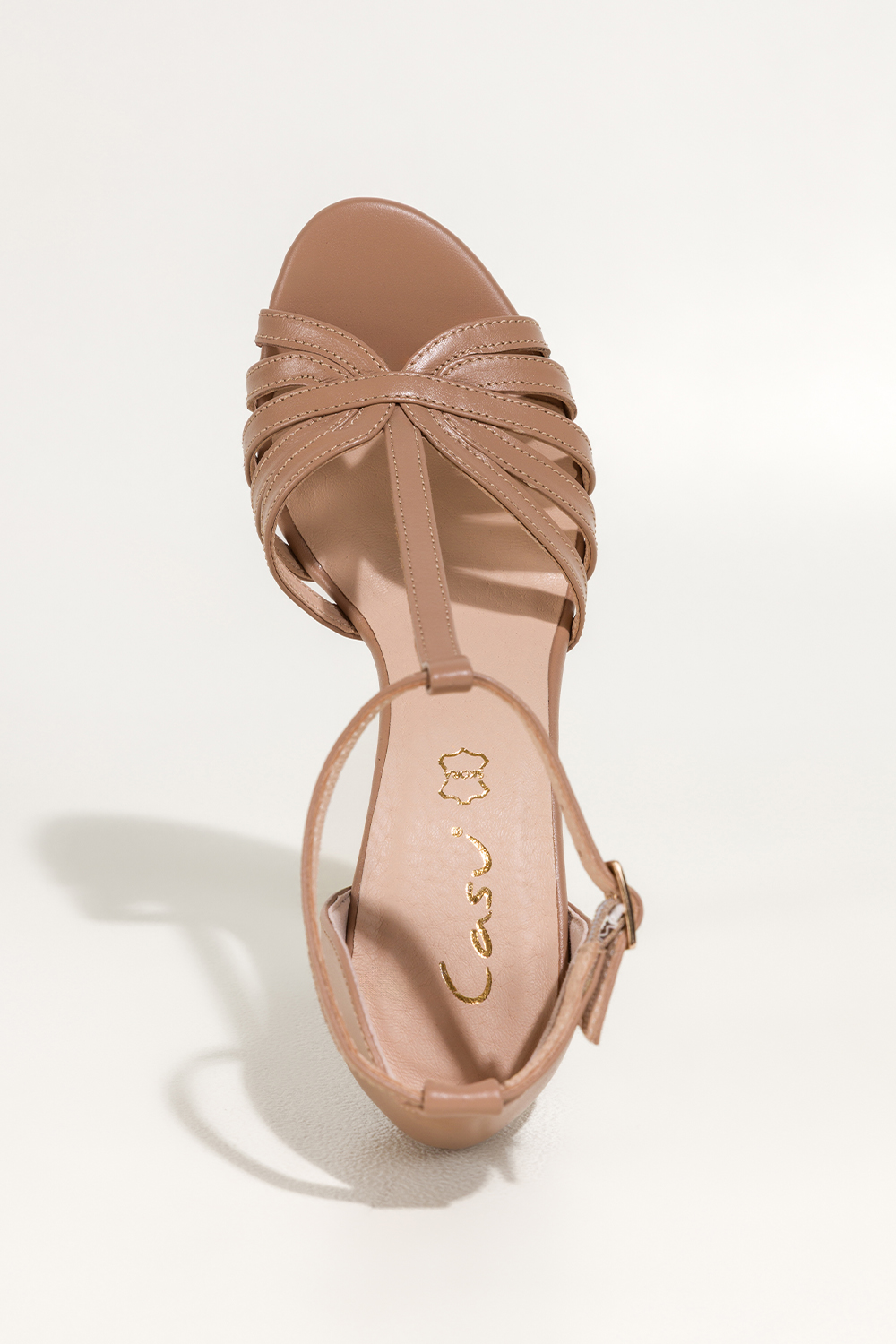 Beżowe sandały skórzane damskie szpilki t-bar z zakrytą piętą PRODUKT POLSKI Casu 7118-794