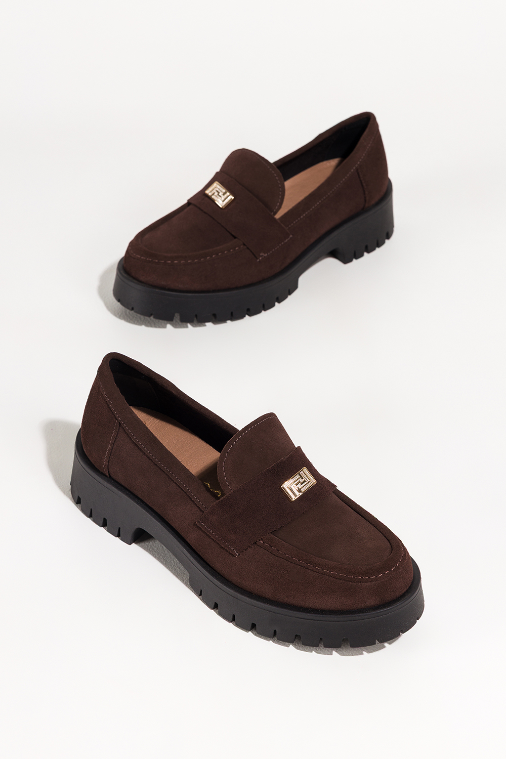 Czekoladowe mokasyny skórzane damskie bieżnikowana czarna platforma złota ozdoba PRODUKT POLSKI Casu 79802