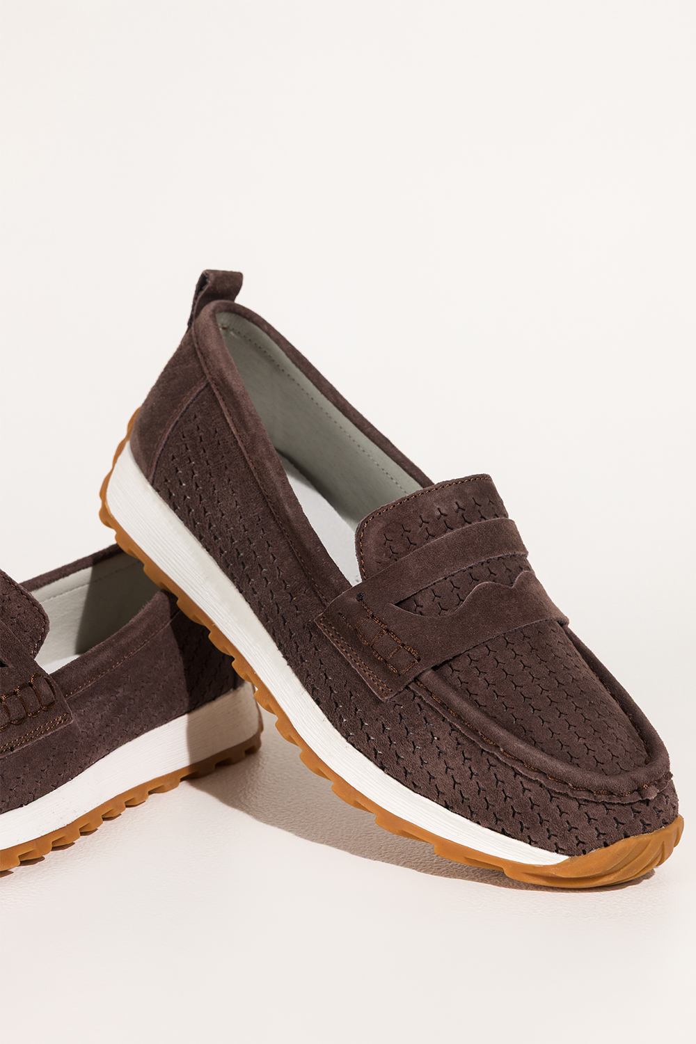 Czekoladowe mokasyny skórzane damskie ażurowe Sergio Leone na żłobionej platformie HK-990