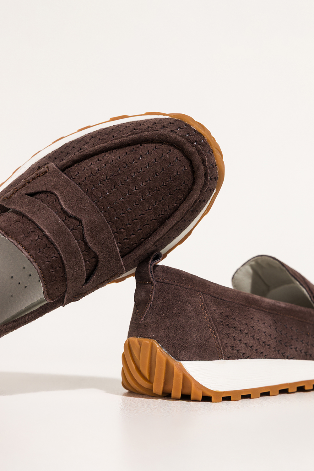 Czekoladowe mokasyny skórzane damskie ażurowe Sergio Leone na żłobionej platformie HK-990