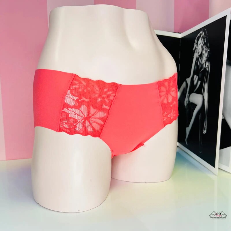 PINK Elegancja - Niezawodne majtki bezszwowe z koronką zapewniające niewidzialny komfort