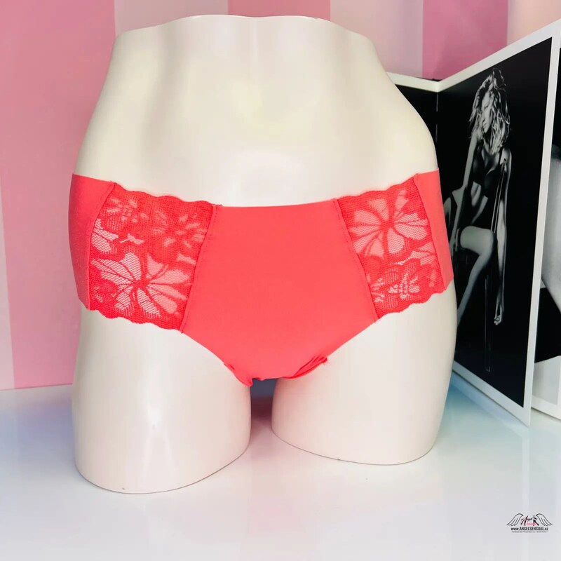 PINK Elegancja - Niezawodne majtki bezszwowe z koronką zapewniające niewidzialny komfort