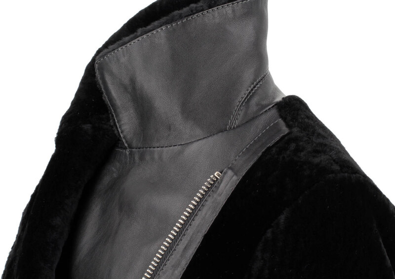 SOF450 - Ramoneska damska z czarnego kożucha naturalnego DORJAN