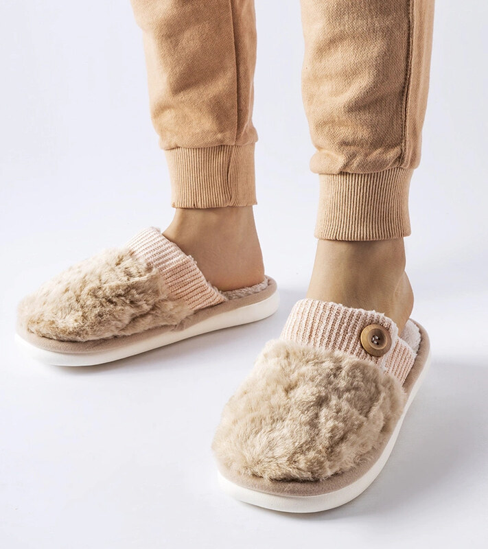 Gemre Beżowe ciepłe kapcie