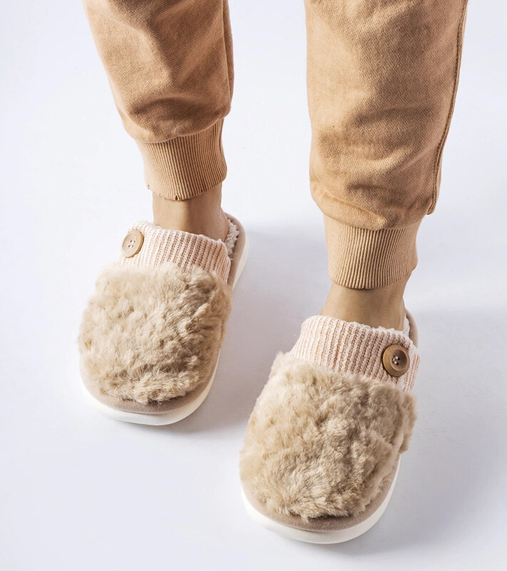 Gemre Beżowe ciepłe kapcie