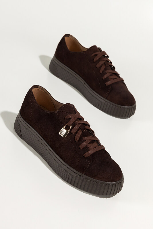 Czekoladowe sneakersy skórzane damskie buty sportowe na platformie z kłódką sznurowane PRODUKT POLSKI Casu 1145