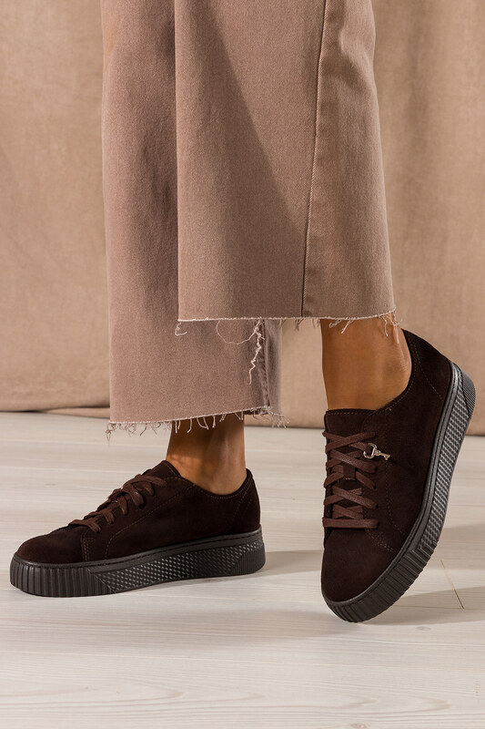 Czekoladowe sneakersy skórzane damskie buty sportowe na platformie z kłódką sznurowane PRODUKT POLSKI Casu 1145