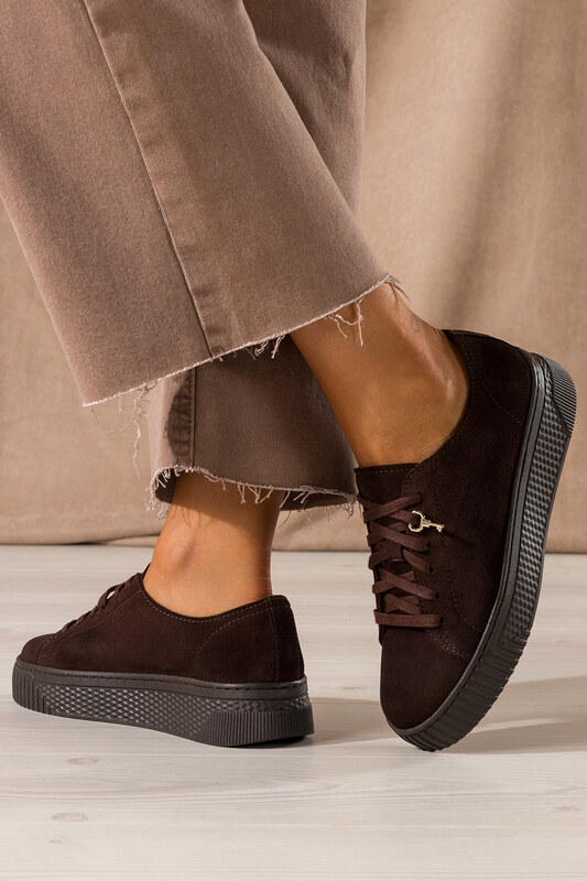 Czekoladowe sneakersy skórzane damskie buty sportowe na platformie z kłódką sznurowane PRODUKT POLSKI Casu 1145