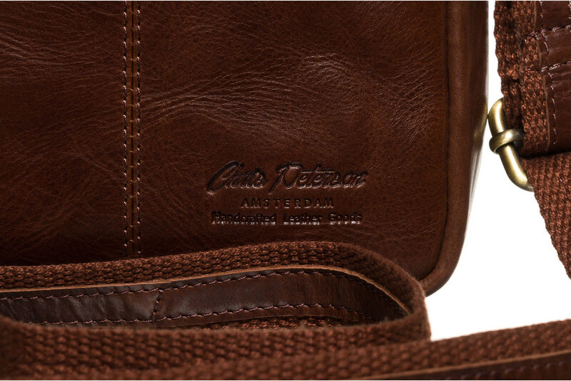 Brązowa, skórzana listonoszka męska zamykana suwakiem PTN M23-TUM Peterson