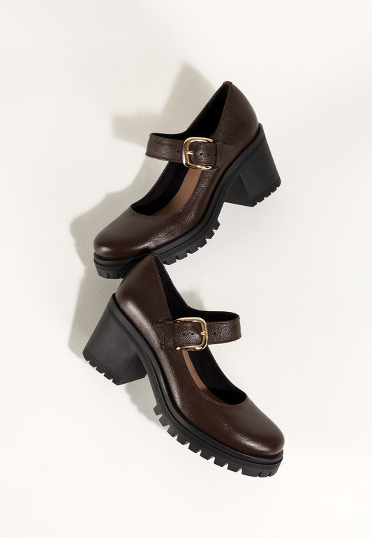 Czekoladowe półbuty skórzane damskie Mary Jane na szerokim klocku bieżnikowana platforma pasek ze złotą klamrą PRODUKT POLSKI Casu 79833