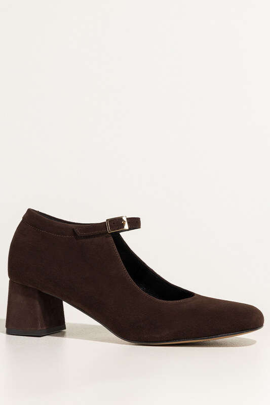 Czekoladowe czółenka skórzane damskie Mary Jane z paskiem na szerokim słupku PRODUKT POLSKI Casu 7063-648