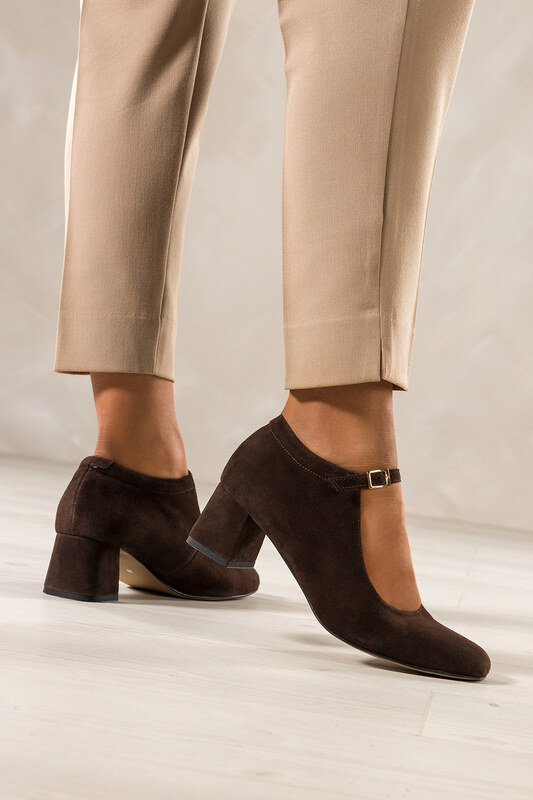 Czekoladowe czółenka skórzane damskie Mary Jane z paskiem na szerokim słupku PRODUKT POLSKI Casu 7063-648