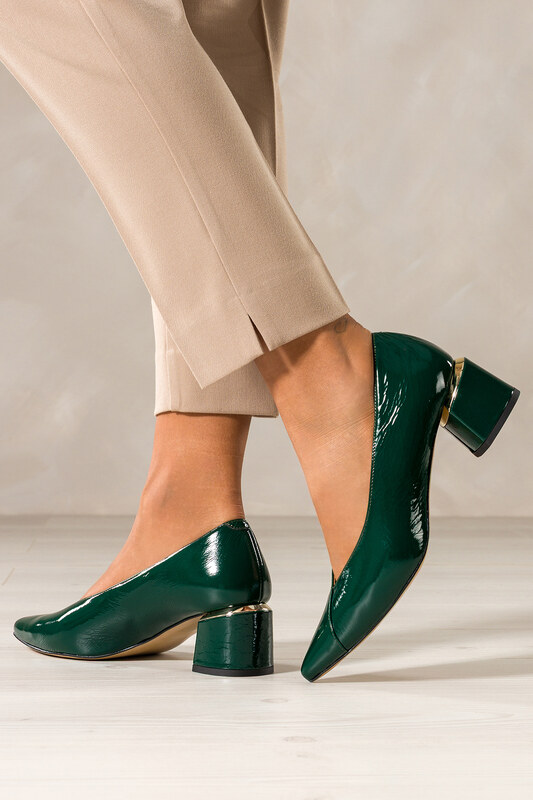 Zielone czółenka skórzane damskie lakierowane na szerokim ozdobnym obcasie PRODUKT POLSKI Casu 7979-371