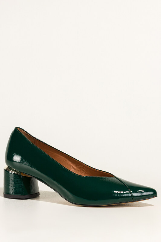 Zielone czółenka skórzane damskie lakierowane na szerokim ozdobnym obcasie PRODUKT POLSKI Casu 7979-371