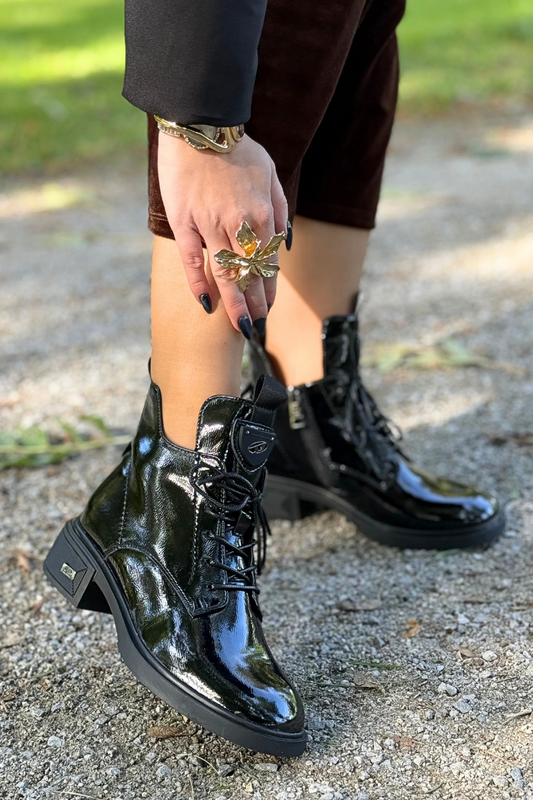 Vinceza Lakierowane botki damskie skórzane czarne z zamkiem i sznurówką