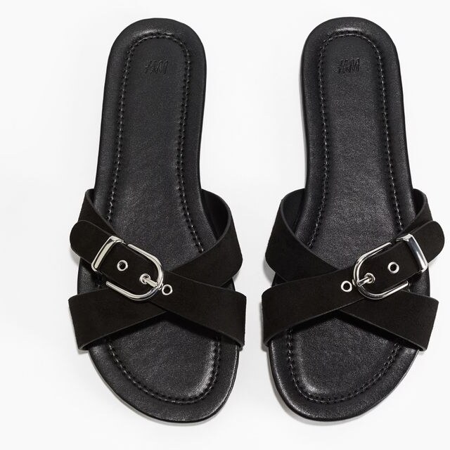 H&M - Klapki ze skrzyżowanymi paskami - Czarny