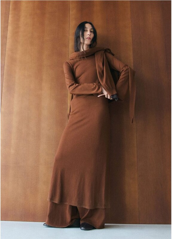 MANGO - Sukienka z dzianiny z rozszerzanymi rękawami karmelowy brąz - S - Kobieta