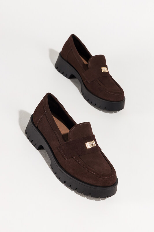 Czekoladowe mokasyny skórzane damskie bieżnikowana czarna platforma złota ozdoba PRODUKT POLSKI Casu 79802