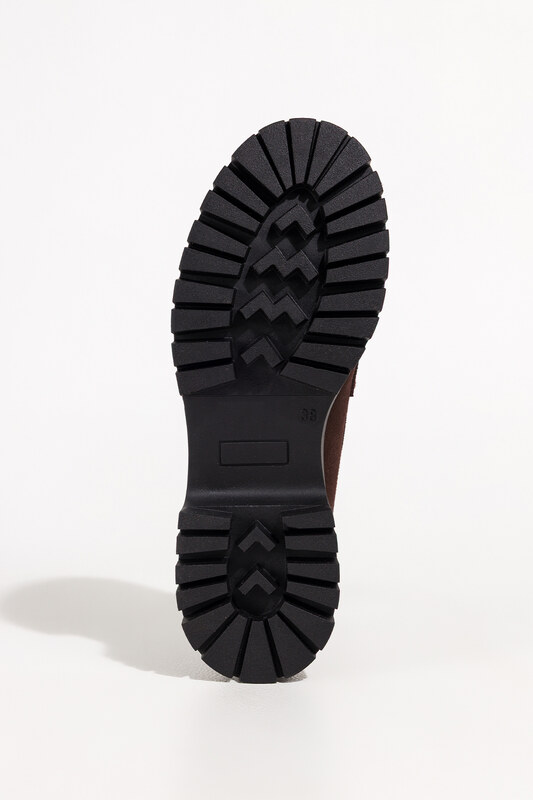 Czekoladowe mokasyny skórzane damskie bieżnikowana czarna platforma złota ozdoba PRODUKT POLSKI Casu 79802