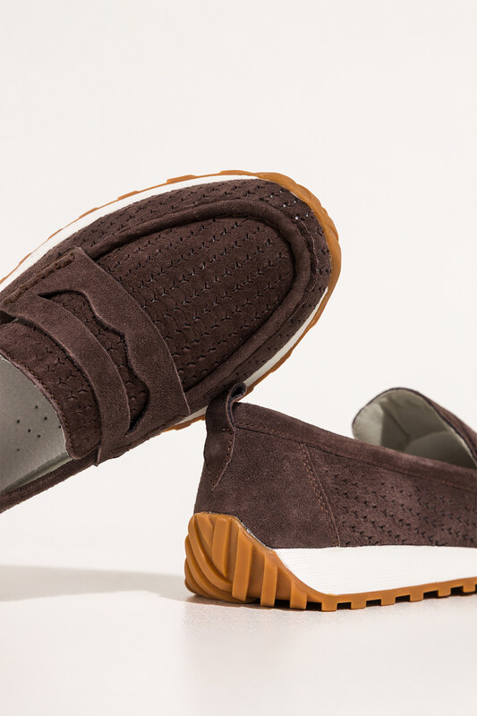 Czekoladowe mokasyny skórzane damskie ażurowe Sergio Leone na żłobionej platformie HK-990