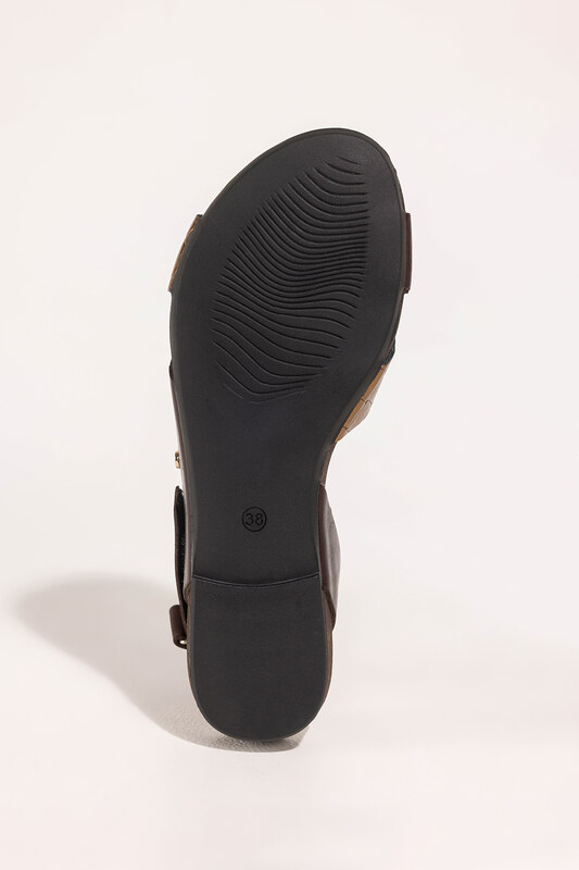 Czekoladowe sandały skórzane damskie na rzep elastyczna płaska podeszwa paski na krzyż z miedzianym wzorem PRODUKT POLSKI Casu 59858