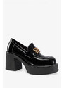 Czarne mokasyny skórzane damskie lakierowane na szerokim klocku złota ozdoba PRODUKT POLSKI Casu 20170-NO