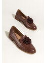 Brązowe mokasyny skórzane damskie półbuty płaskie z ozdobnym kwiatem na cholewce PRODUKT POLSKI Casu 8105