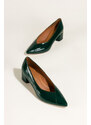 Zielone czółenka skórzane damskie lakierowane na szerokim ozdobnym obcasie PRODUKT POLSKI Casu 7979-371
