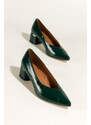 Zielone czółenka skórzane damskie lakierowane na szerokim ozdobnym obcasie PRODUKT POLSKI Casu 7979-371