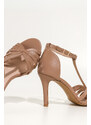 Beżowe sandały skórzane damskie szpilki t-bar z zakrytą piętą PRODUKT POLSKI Casu 7118-794