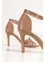 Beżowe sandały skórzane damskie szpilki t-bar z zakrytą piętą PRODUKT POLSKI Casu 7118-794