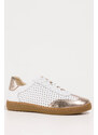Białe sneakersy skórzane damskie buty sportowe ażurowe na elastycznej płaskiej podeszwie złote wstawki sznurowane PRODUKT POLSKI Casu M8681